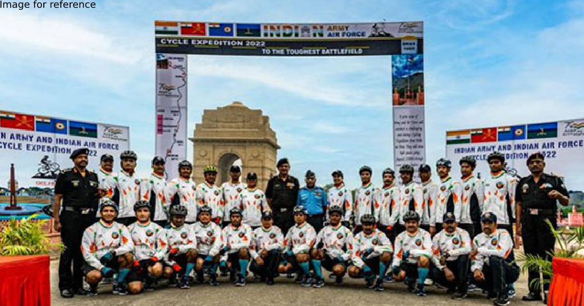 Indian Army, Air Force cycling expedition from Delhi to Drass commences